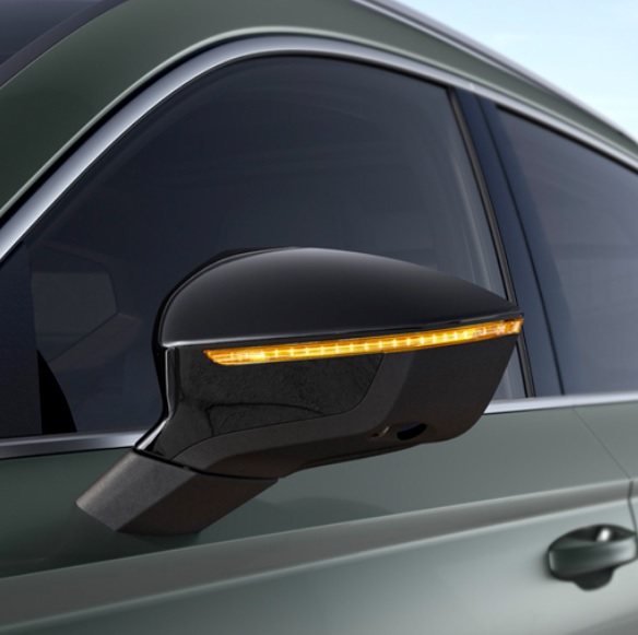 thumbnail image 2 of Pair Turn Signal Mirror Indicators For Ford Transit – VEGO Genuine, Clear Lens, Left & Right 2 of 4
