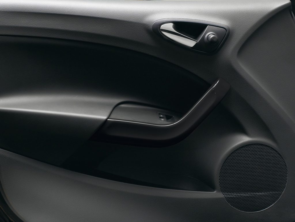 SEAT 20092017 Interior Door Handle Piano Black Decorative Trim