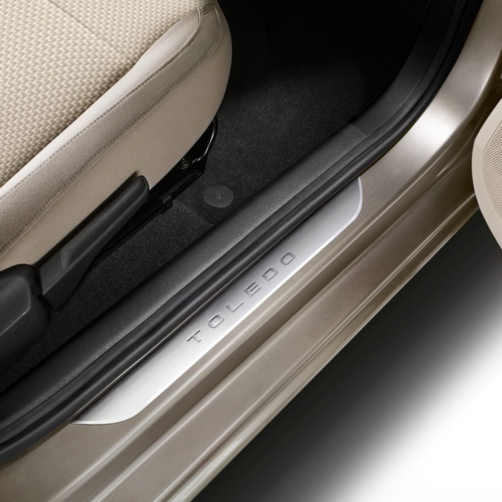 SEAT Stainless Steel Side Sills Stainless Steel Side Sills SEAT